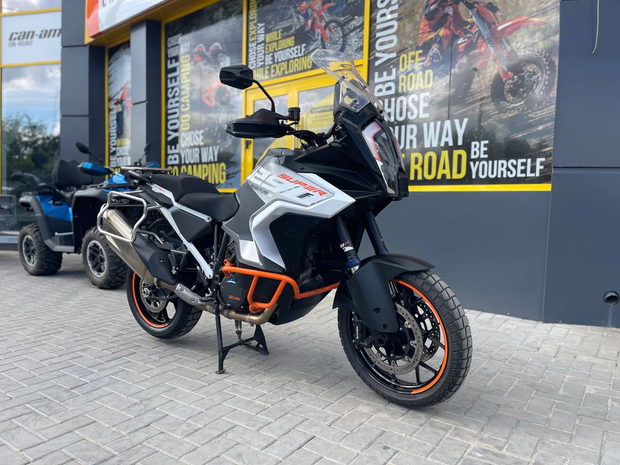 KTM 1290 SUPER ADVENTURE S '24 — motocicletă touring versatilă